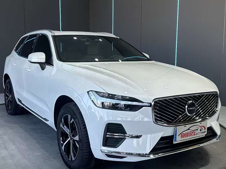 Volvo XC60 2026 2026款 B5 四驱智逸豪华版