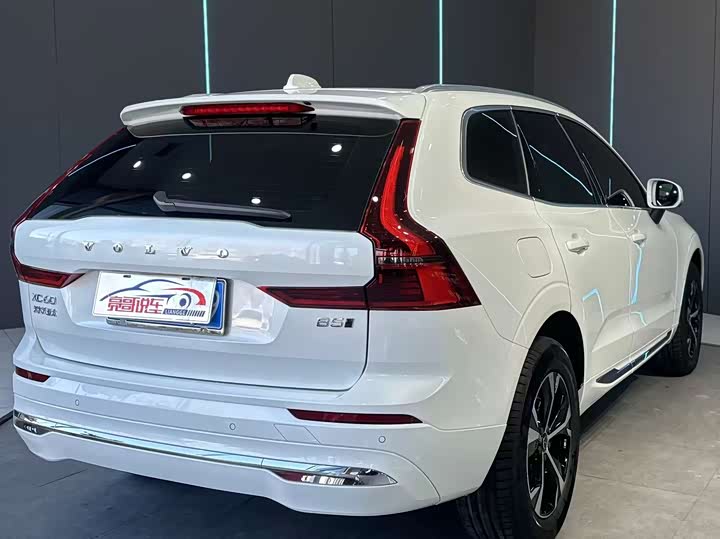 Volvo XC60 2026 2026款 B5 四驱智逸豪华版
