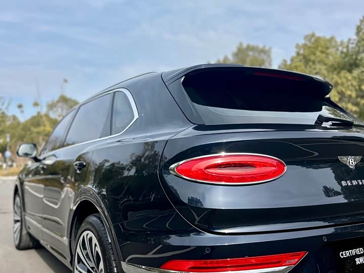 Bentley Bentayga 2023 2023款 4.0T V8 长轴距雅度版