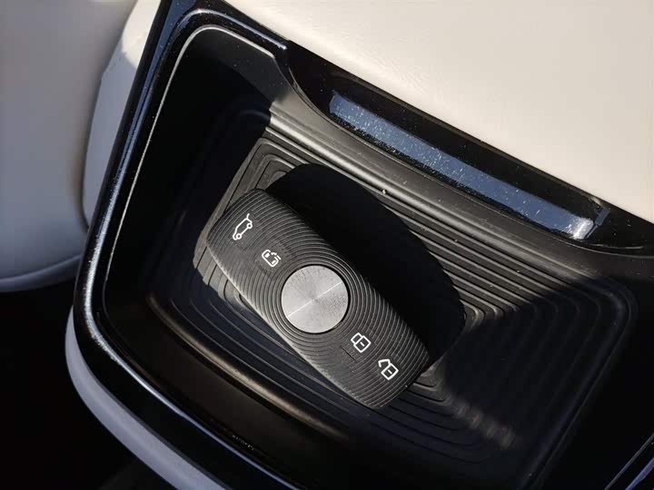 Roewe iMax 8 2023 2023款 400TGI 优享版