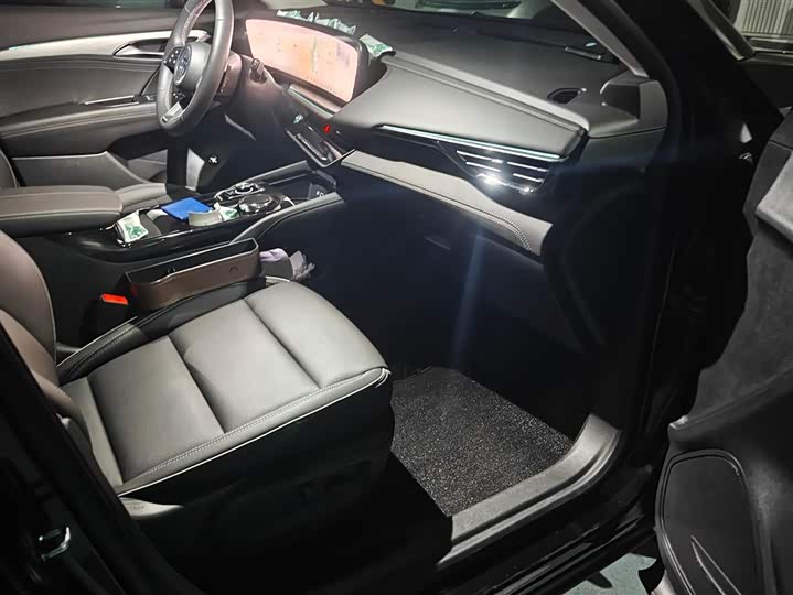 Buick Envision Plus 2025 2025款 昂科威Plus 28T 四驱白金版