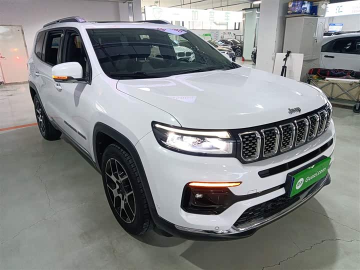 Jeep Grand Commander 2022 2022款 2.0T 两驱豪华版
