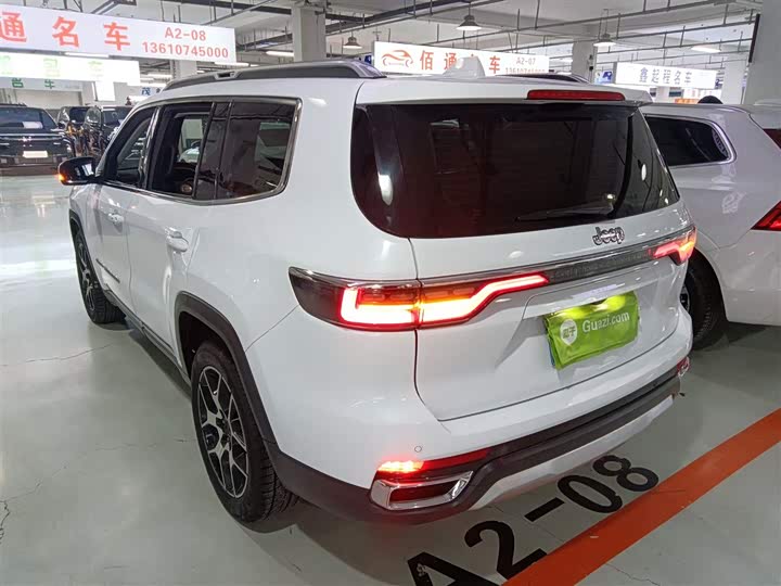 Jeep Grand Commander 2022 2022款 2.0T 两驱豪华版