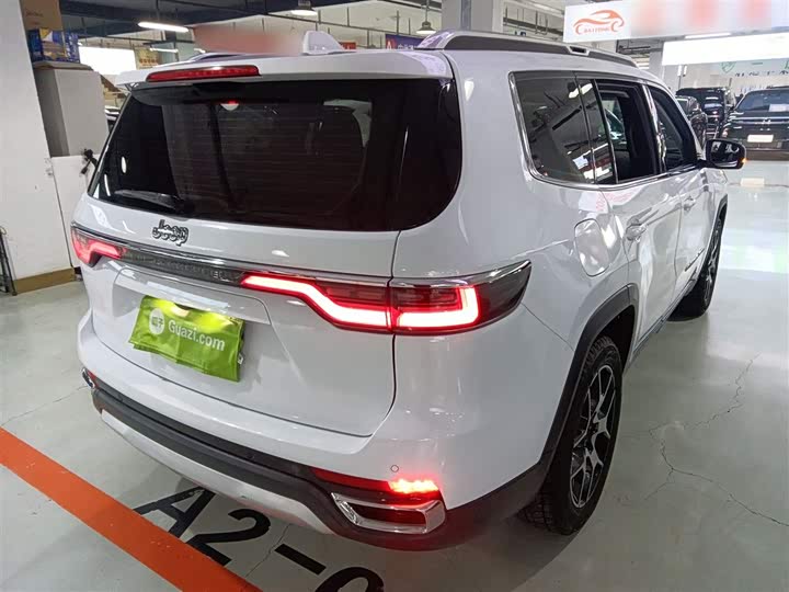 Jeep Grand Commander 2022 2022款 2.0T 两驱豪华版