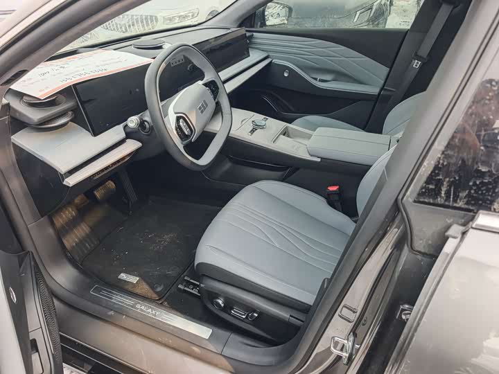 Geely Galaxy E8 2025 2025款 575km 启航智驾版