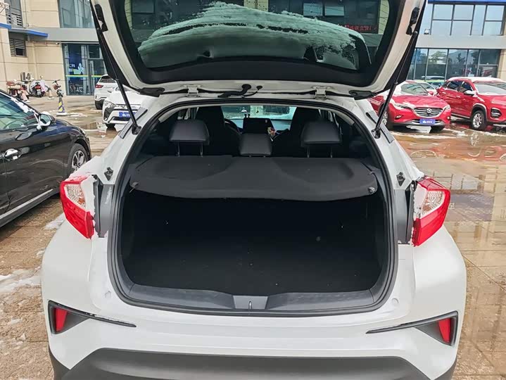 Toyota C-HR 2022 2022款 2.0L 领先版