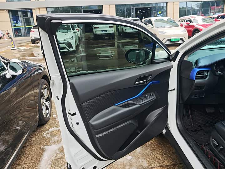 Toyota C-HR 2022 2022款 2.0L 领先版