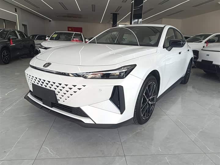 Changan UNI-V Hybrid 2024 2024款 蓝鲸智电iDD 136km 智酷型