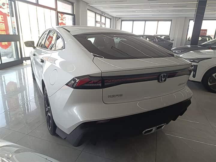 Changan UNI-V Hybrid 2024 2024款 蓝鲸智电iDD 136km 智酷型