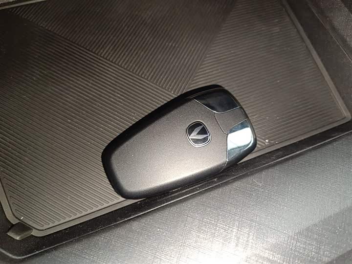 Changan UNI-V Hybrid 2024 2024款 蓝鲸智电iDD 136km 智酷型