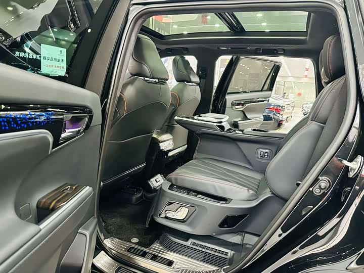 Toyota Crown Kluger 2024 2024款 2.5L HEV四驱尊贵版