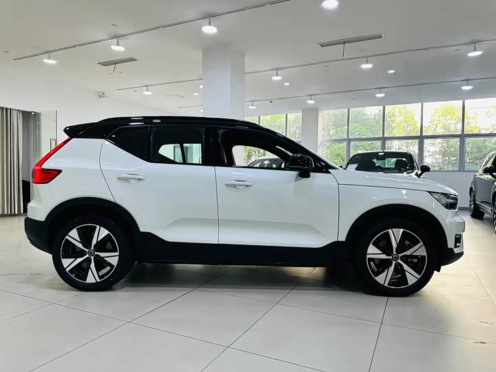 Volvo XC40 EV 2021 2021款 P8 纯电 四驱智雅运动版