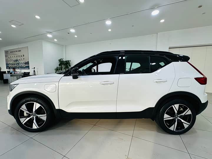 Volvo XC40 EV 2021 2021款 P8 纯电 四驱智雅运动版