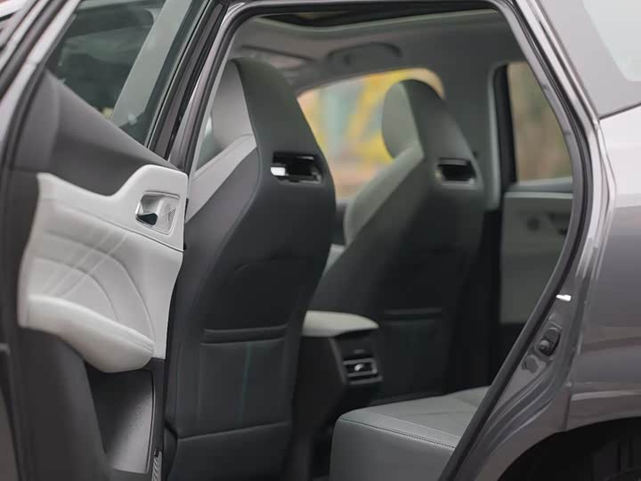 Changan UNI-Z Hybrid 2025 2025款 智慧新蓝鲸 125km 战舰版