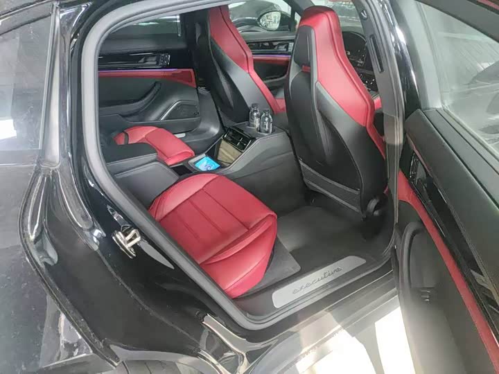 Porsche Panamera 2024 2024款 Panamera 4 行政加长版 2.9T