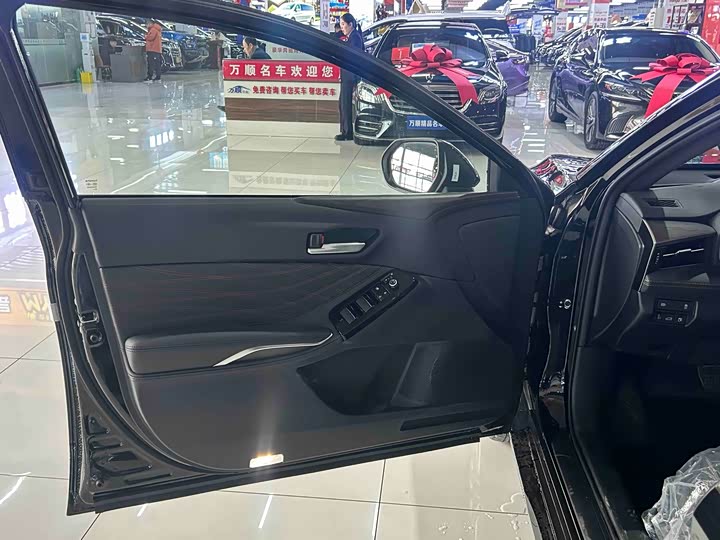 Toyota Avalon 2024 2024款 双擎 2.0L 豪华版