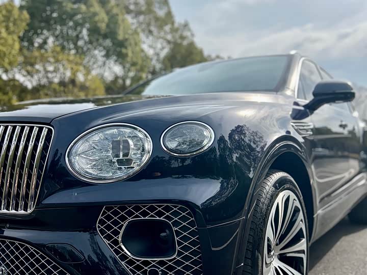 Bentley Bentayga 2023 2023款 4.0T V8 长轴距雅度版