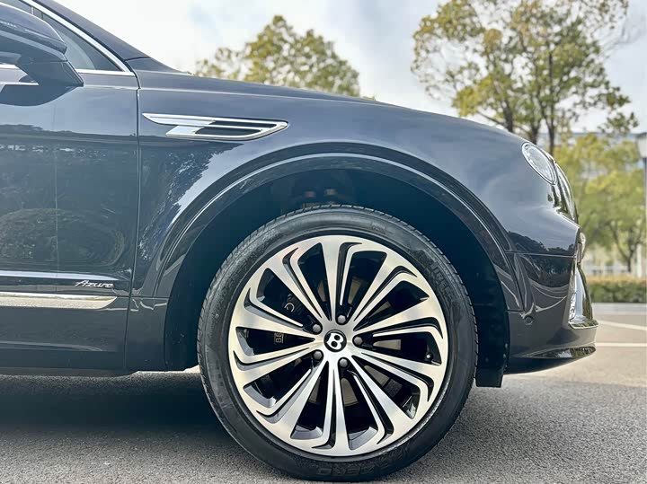 Bentley Bentayga 2023 2023款 4.0T V8 长轴距雅度版