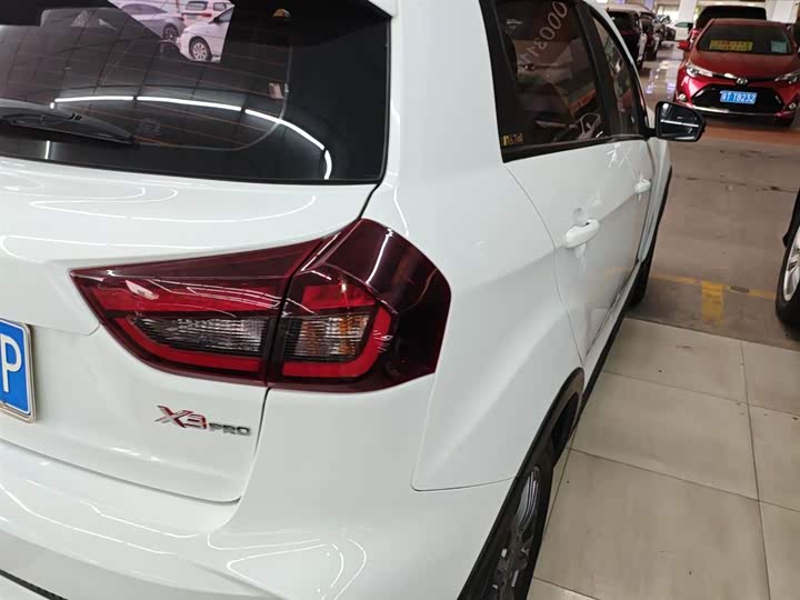 Geely Vision X3 2021 2021款 PRO 1.5L CVT尊贵型