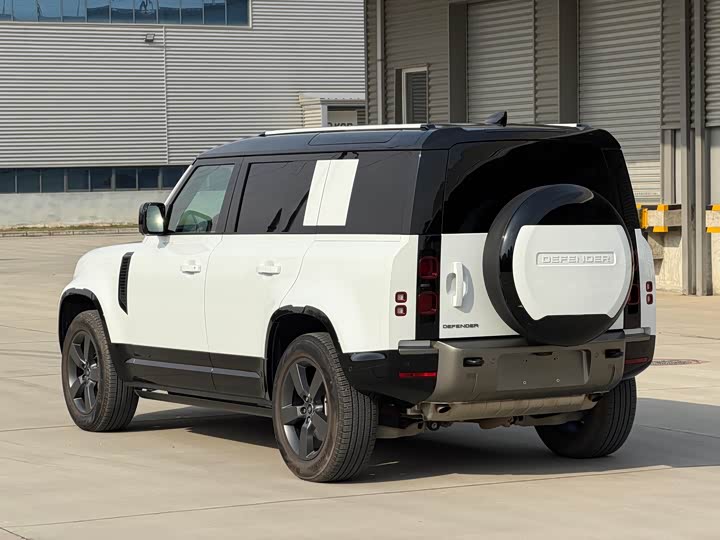 2025 Land Rover Defender