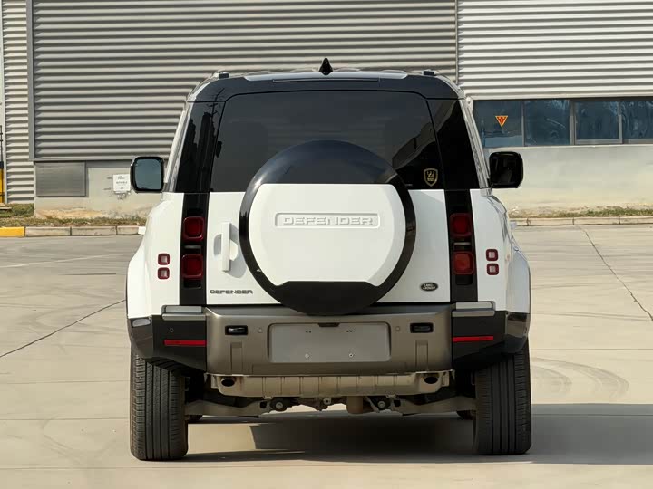 2025 Land Rover Defender