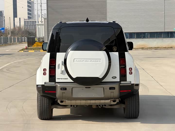 Land Rover Defender 2025 2025款 110 3.0T P400 X-Dynamic HSE