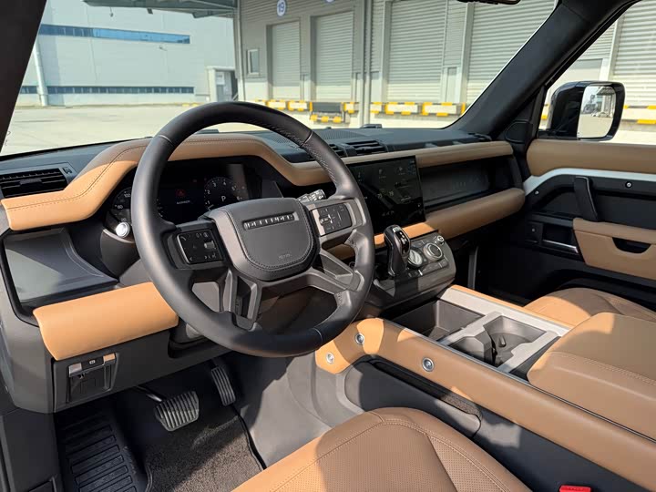 Land Rover Defender 2025 2025款 110 3.0T P400 X-Dynamic HSE