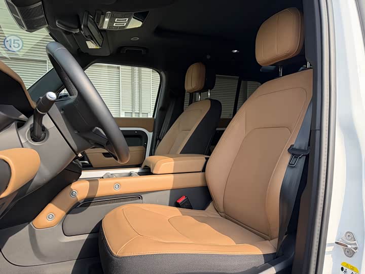 Land Rover Defender 2025 2025款 110 3.0T P400 X-Dynamic HSE