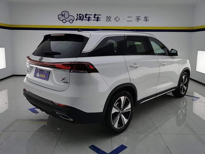 Changan X7 Plus 2024 2024款 1.5T 自动尊耀型 7座