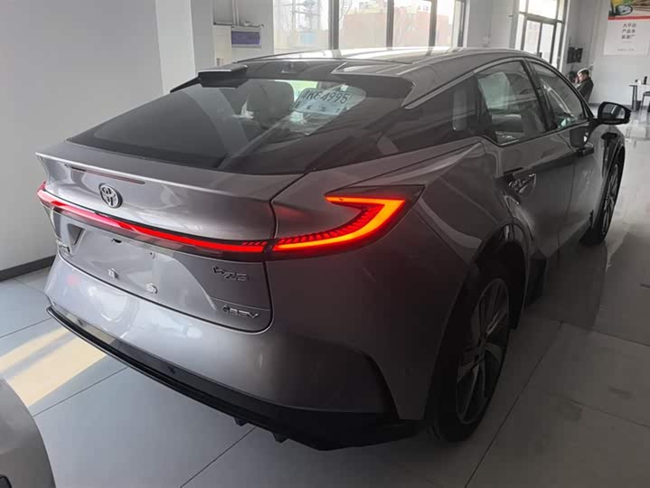 2025 Toyota bZ5