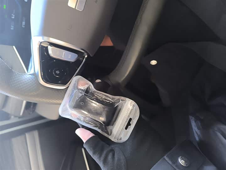 Geely Galaxy L6 2025 2025款 EM-i 140km 远航版