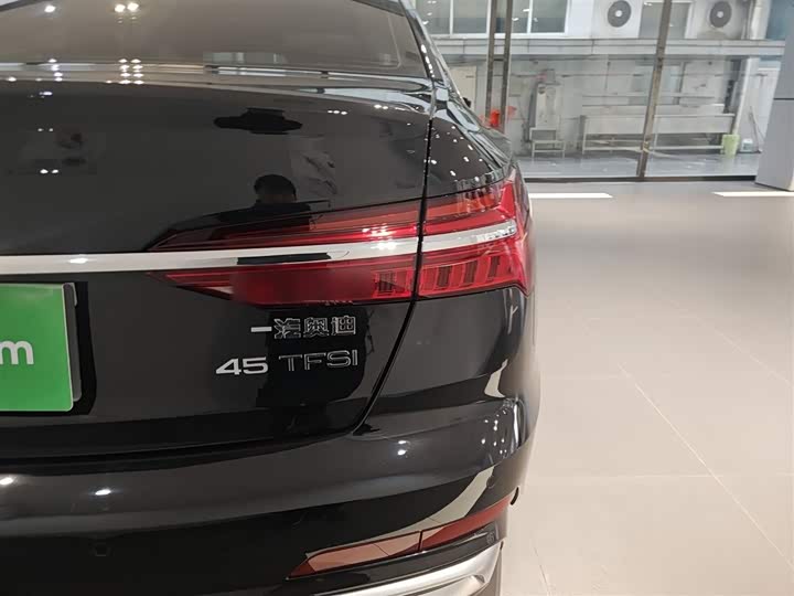 Audi A6L 2025 2025款 改款 45 TFSI 臻选动感型