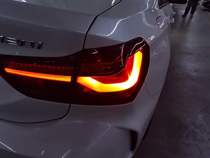 BMW 1 Series 2023 2023款 120i M运动曜夜版