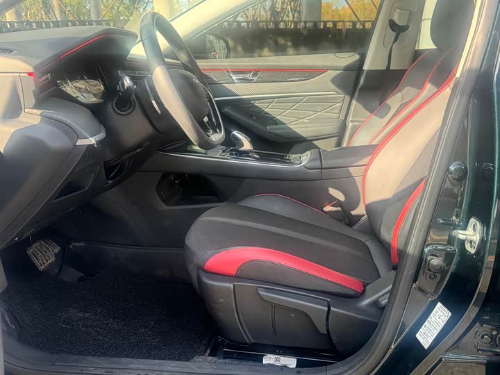 Dongfeng Aeolus Yixuan Max 2022 2022款 1.5T 超帅潮爸版