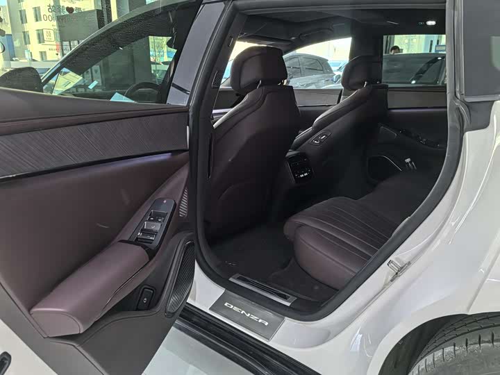 Denza Z9GT 2024 2024款 1100四驱Ultra版