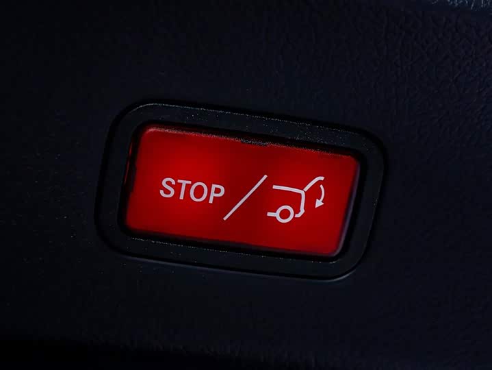 Mercedes-Benz GLC-Class Coupe 2025 2025款 GLC 260 4MATIC 轿跑SUV