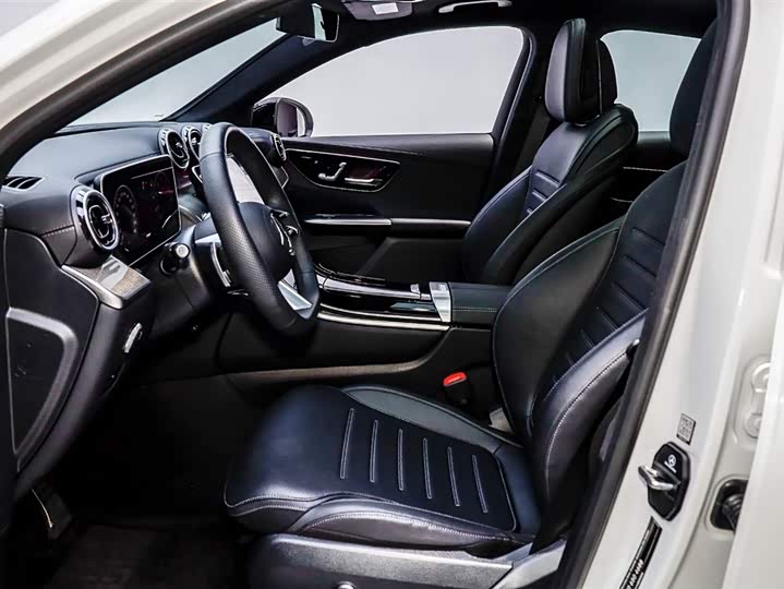 Mercedes-Benz GLC-Class Coupe 2025 2025款 GLC 260 4MATIC 轿跑SUV