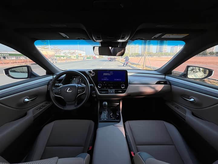 Lexus ES 2025 2025款 300h 臻享版