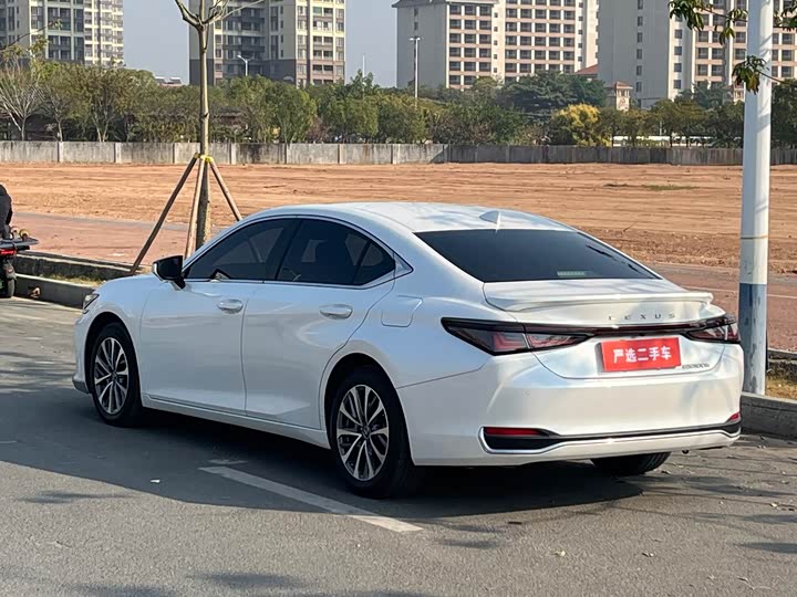 Lexus ES 2025 2025款 300h 臻享版