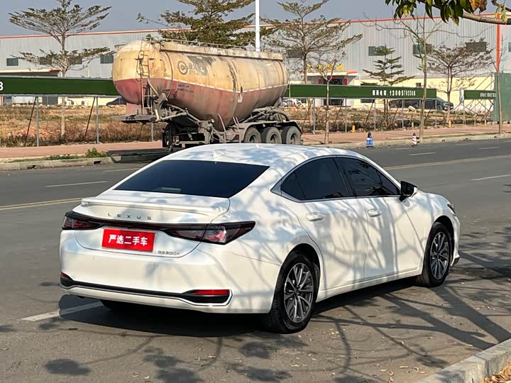 Lexus ES 2025 2025款 300h 臻享版