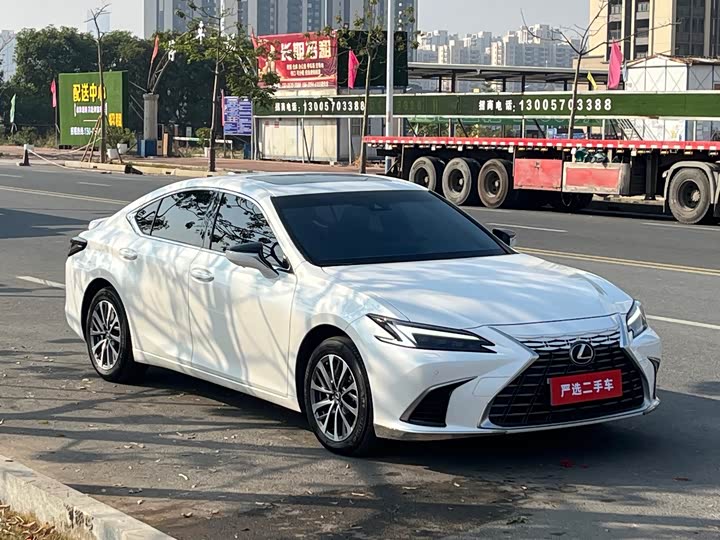 Lexus ES 2025 2025款 300h 臻享版