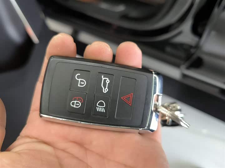 Jaguar F-Pace 2024 2024款 P250 R-Dynamic SE