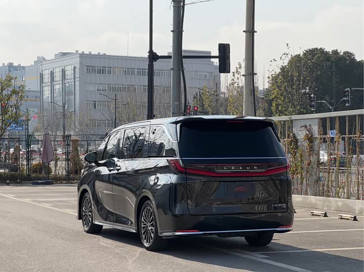 Lexus LM 2023 2023款 350h 七座隽雅版