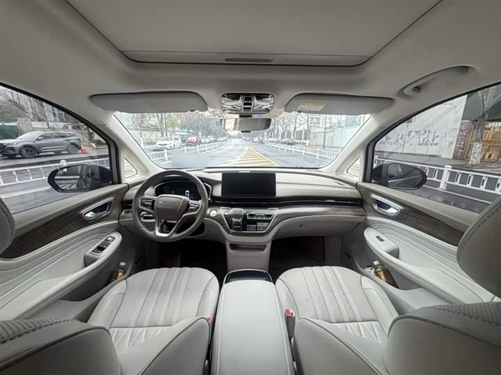 Roewe iMax 8 2023 2023款 400TGI 越享版