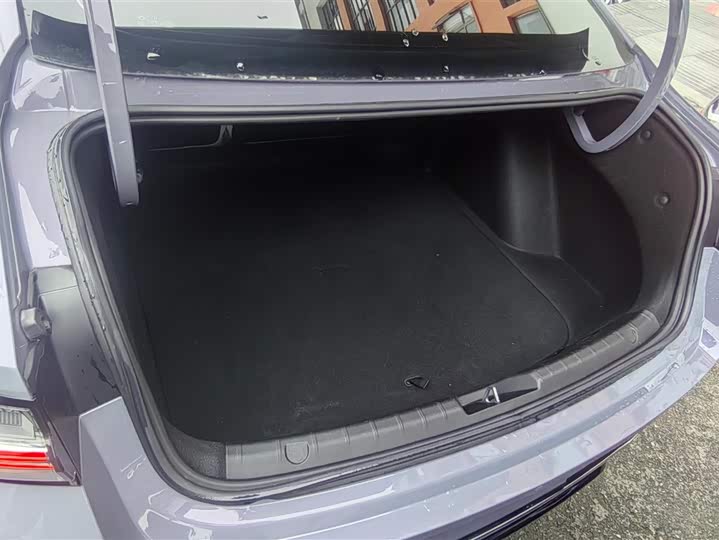 Geely Preface L 2024 2024款 油混 1.5TD 天宫版