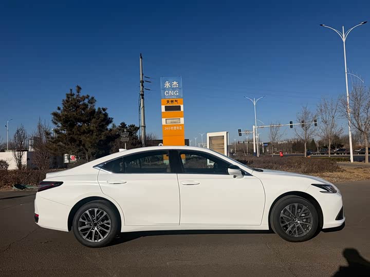 Lexus ES 2025 2025款 200 臻享版