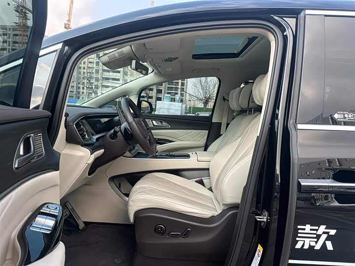 Denza D9 2025 2025款 DM-i 智驾版 1020 四驱旗舰型