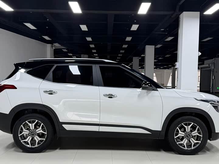 Kia KX3 2021 2021款 1.5L CVT潮流版
