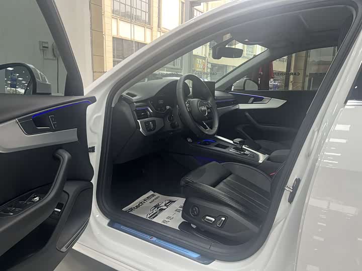 Audi A4L 2024 2024款 40 TFSI 时尚动感型