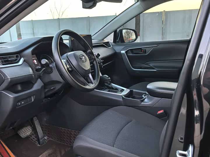 Toyota RAV4 2024 2024款 2.0L CVT两驱都市版